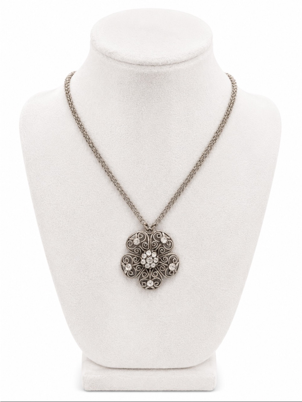 Vintage-Inspired Silver Tone Filigree Flower Rhinestone Pendant Necklace